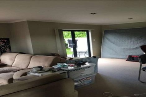 Photo of property in 4 Vicente Place, Oteha, Auckland, 0632