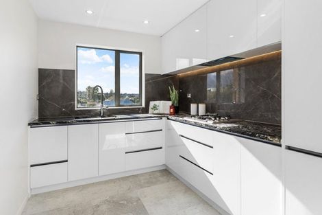 Photo of property in 28 Cirrus Way, Ranui, Auckland, 0612