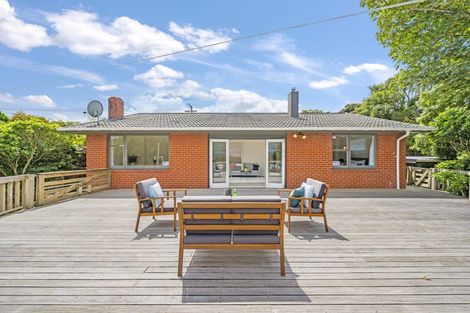 Photo of property in 10 Vista Crescent, Maoribank, Upper Hutt, 5018