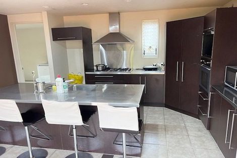 Photo of property in 37 Scarlet Oak Drive, Schnapper Rock, Auckland, 0632