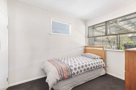 Photo of property in 10 Firle Place, Green Bay, Auckland, 0604