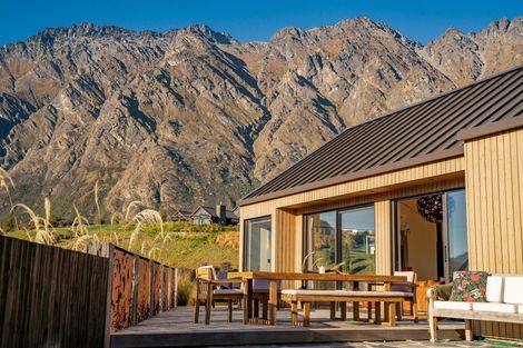 Photo of property in 10 Glenelg Lane, Jacks Point, 9371