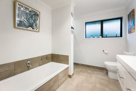 Photo of property in 17 Riverside Place, Katikati, 3129