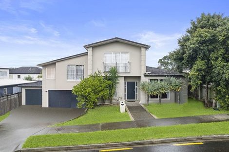 Photo of property in 12 Seresin Crescent, Flat Bush, Auckland, 2016