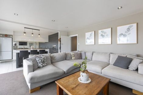 Photo of property in 77 Pohutukawa Place, Bell Block, New Plymouth, 4312
