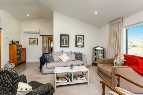 Photo of property in 7 Harkness Rice Way, Koru, New Plymouth, 4374