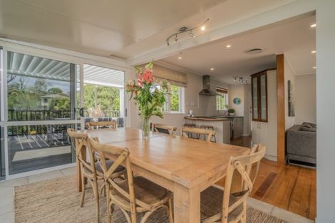 Photo of property in 7 Trelawn Place, Cockle Bay, Auckland, 2014