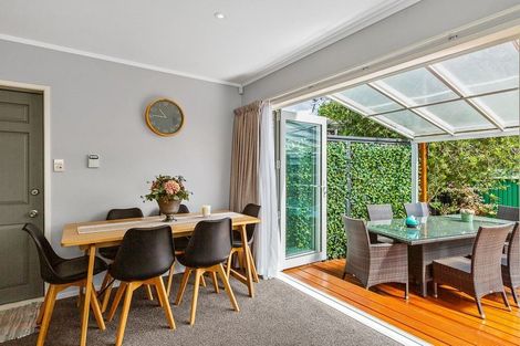 Photo of property in 1/12 Doment Crescent, Orewa, 0931