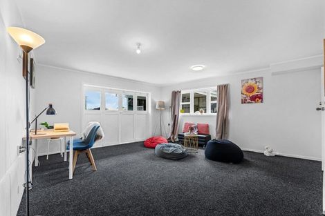 Photo of property in 10 Mildmay Road, Henderson, Auckland, 0610