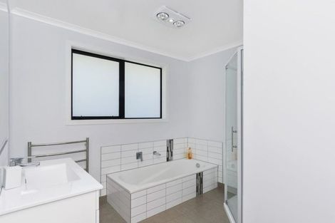 Photo of property in 9 Kamahi Crescent, Papamoa Beach, Papamoa, 3118