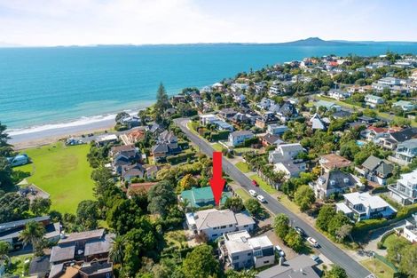 Photo of property in 9 Sandown Road, Rothesay Bay, Auckland, 0630