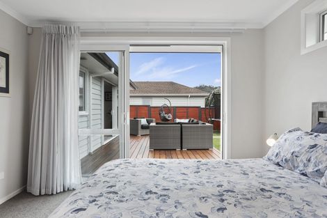 Photo of property in 4 Sir Lincoln Drive, Kumeu, 0810