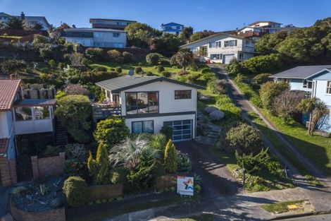 Photo of property in 9 Inlet View, Titahi Bay, Porirua, 5022