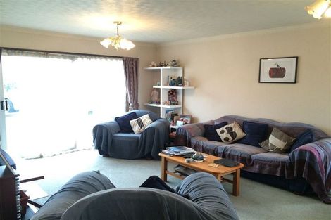 Photo of property in 21 Karnak Crescent, Russley, Christchurch, 8042