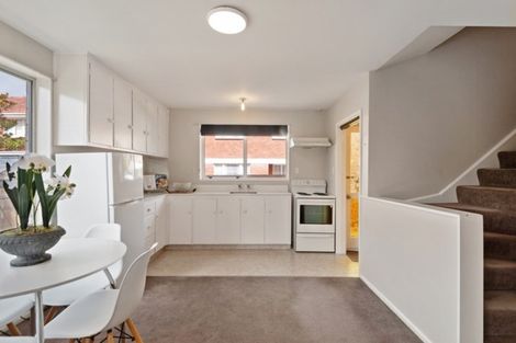 Photo of property in 2/4 Kotare Street, Fendalton, Christchurch, 8041