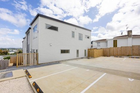 Photo of property in 298b Sunset Road, Windsor Park, Auckland, 0632