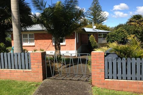 Photo of property in 3 Adams Place, Te Kamo, Whangarei, 0112