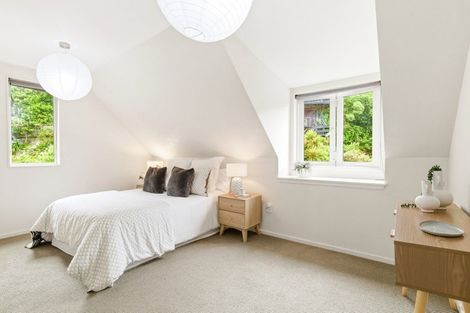 Photo of property in 2/39 Onslow Road, Khandallah, Wellington, 6035