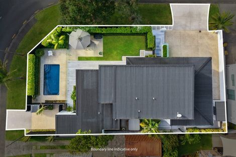 Photo of property in 52 Walton Street, Red Beach, 0932