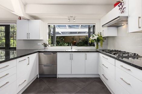 Photo of property in 14 Kingsgate Lane, Havelock North, 4130