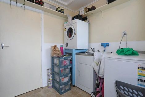 Photo of property in 11 Ngahina Street, Marton, 4710