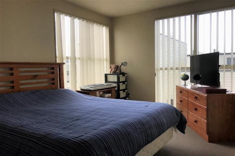 Photo of property in 8 Zabeel Crescent, Takanini, 2112