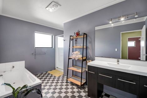 Photo of property in 81a Oranga Street, Westown, New Plymouth, 4310