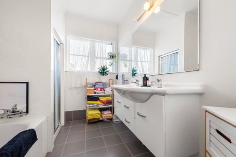 Photo of property in 21 Edinburgh Street, Levin, 5510