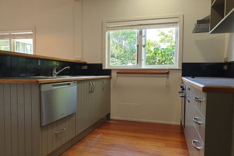 Photo of property in 96 Havelock Road, Havelock North, 4130