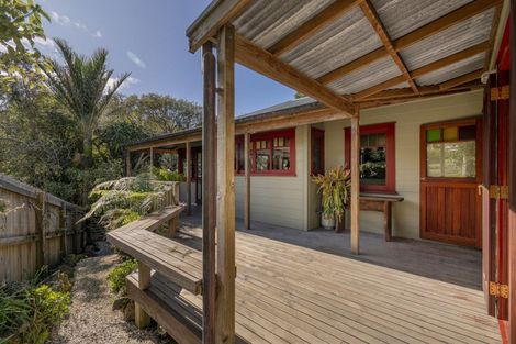 Photo of property in 19 Grange Road, Hahei, Whitianga, 3591