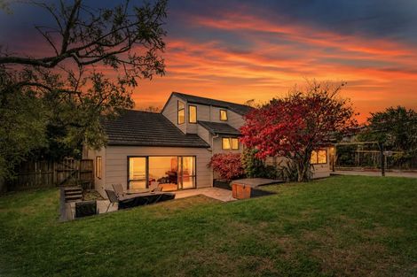 Photo of property in 11 Waitawa Place, Lynmore, Rotorua, 3010