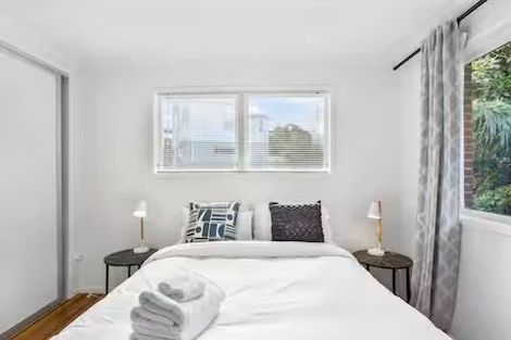 Photo of property in 3/4 Beach Road, Castor Bay, Auckland, 0620