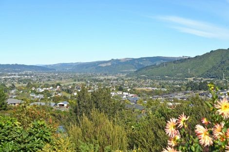 Photo of property in 3 Streets Way, Timberlea, Upper Hutt, 5018