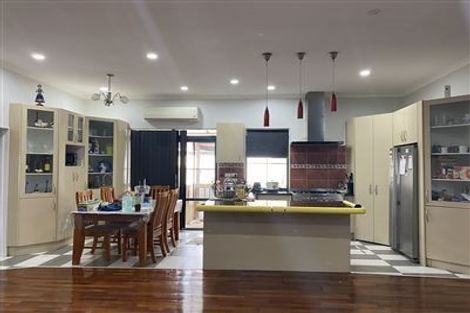 Photo of property in 15a Kiernan Place, Kelston, Auckland, 0602