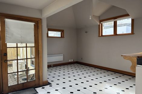 Photo of property in 7a Hawker Street, Mount Victoria, Wellington, 6011