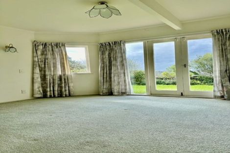 Photo of property in 4 Clematis Avenue, Murrays Bay, Auckland, 0630