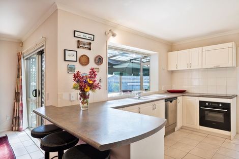 Photo of property in 5 Highfields Terrace, Henderson, Auckland, 0612