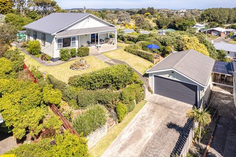Photo of property in 15 Toi Street, Tawhero, Whanganui, 4501
