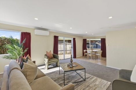 Photo of property in 3/20 Kellyville Heights, Merrilands, New Plymouth, 4312