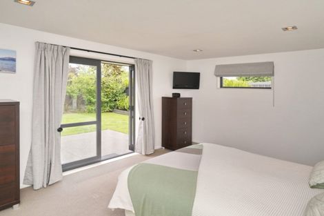 Photo of property in 43 Westpark Drive, Burnside, Christchurch, 8053