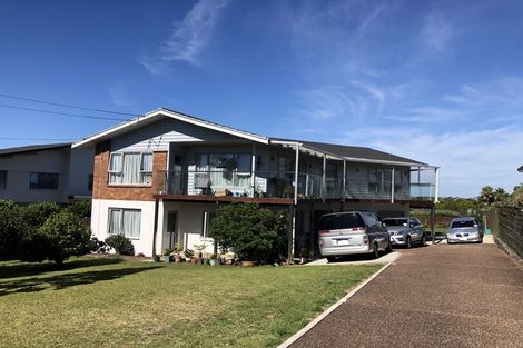 Photo of property in 194 Bleakhouse Road, Mellons Bay, Auckland, 2014