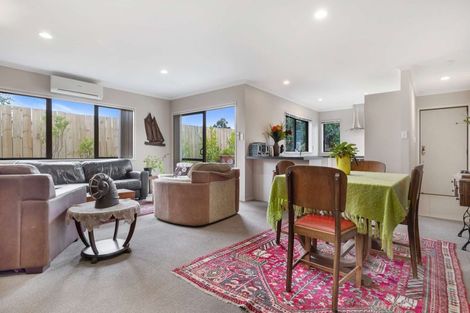 Photo of property in 104b Racecourse Road, Waiuku, 2123