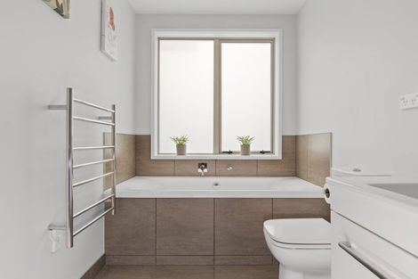 Photo of property in 33 Oceana Drive, Welcome Bay, Tauranga, 3175