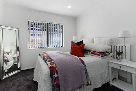 Photo of property in 8 Lowburn Place, Clover Park, Auckland, 2019