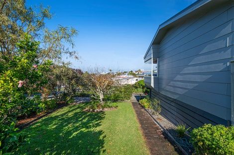 Photo of property in 1 Hinemoa Place, Snells Beach, 0920