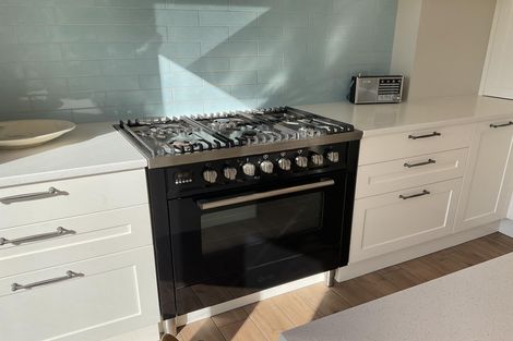 Photo of property in 9 Hibiscus Avenue, Snells Beach, 0920