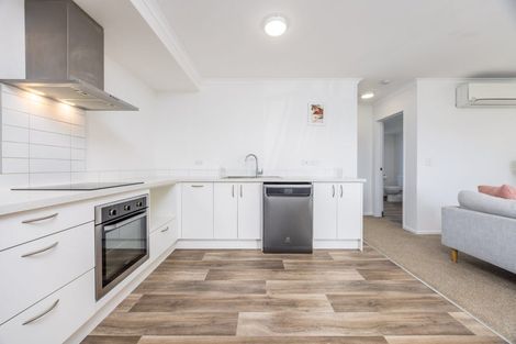 Photo of property in 7/18 Titoki Street, Te Atatu Peninsula, Auckland, 0610