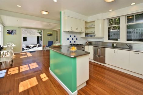 Photo of property in 27 Makora Street, Fendalton, Christchurch, 8041