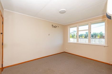 Photo of property in Clifton School, 71 Taumaihi Street, Bulls, 4818