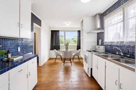 Photo of property in 5 Lendic Avenue, Henderson, Auckland, 0612